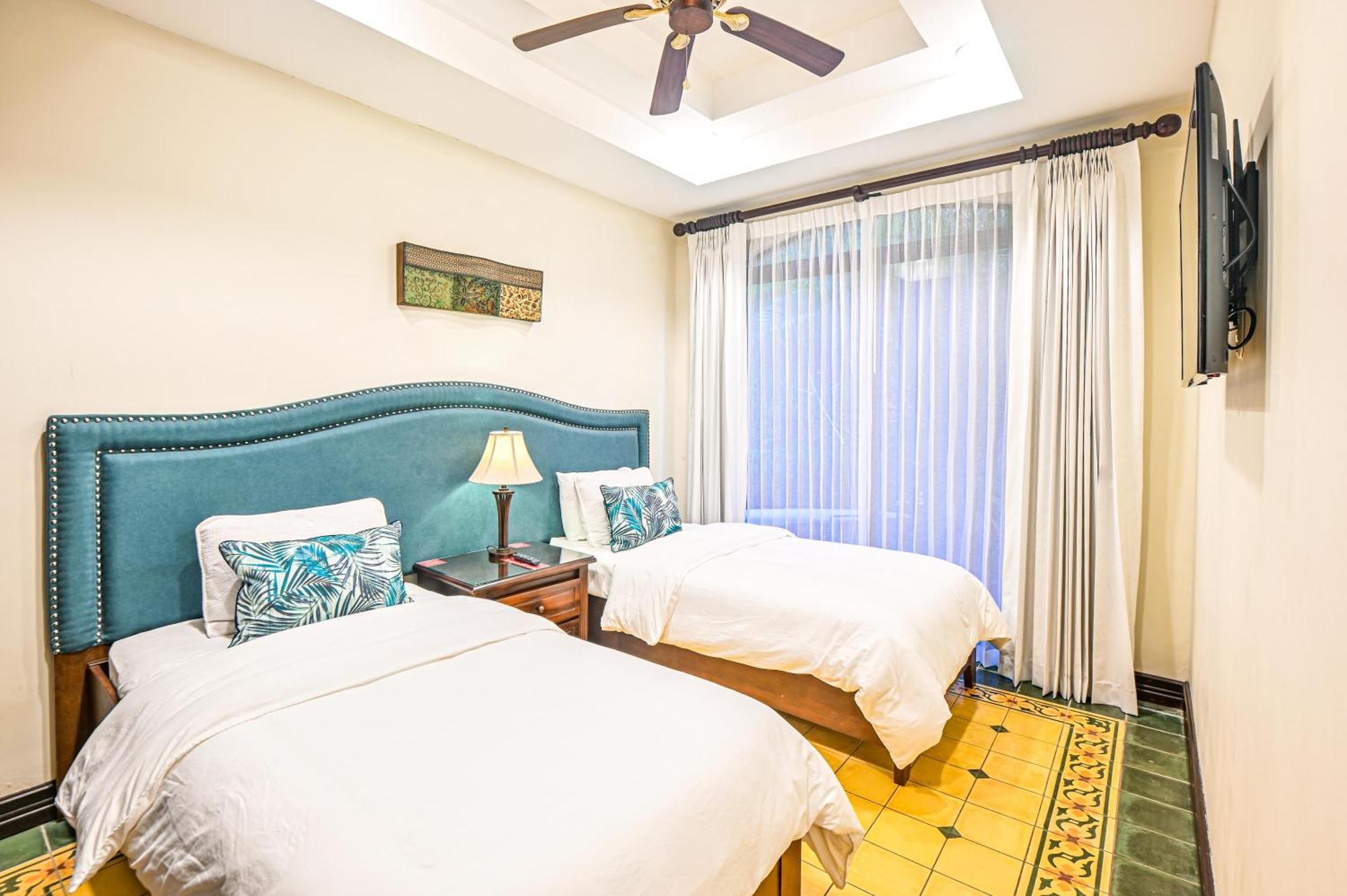 Stay In Cr Los Suenos Condos Jaco Ruang foto