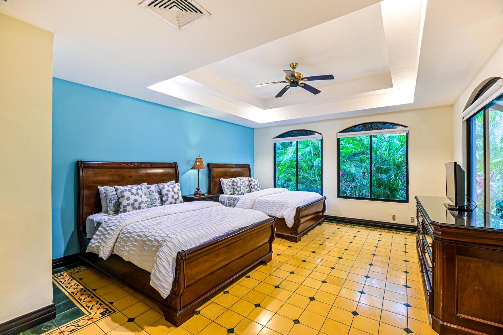 Stay In Cr Los Suenos Condos Jaco Ruang foto